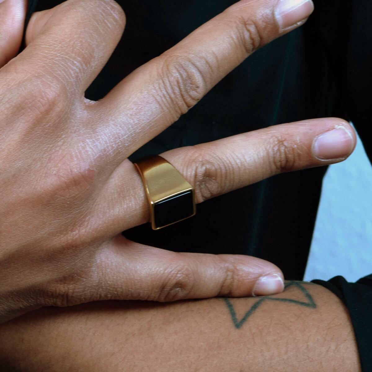 Dezent Ring Onyx Gold R5606D