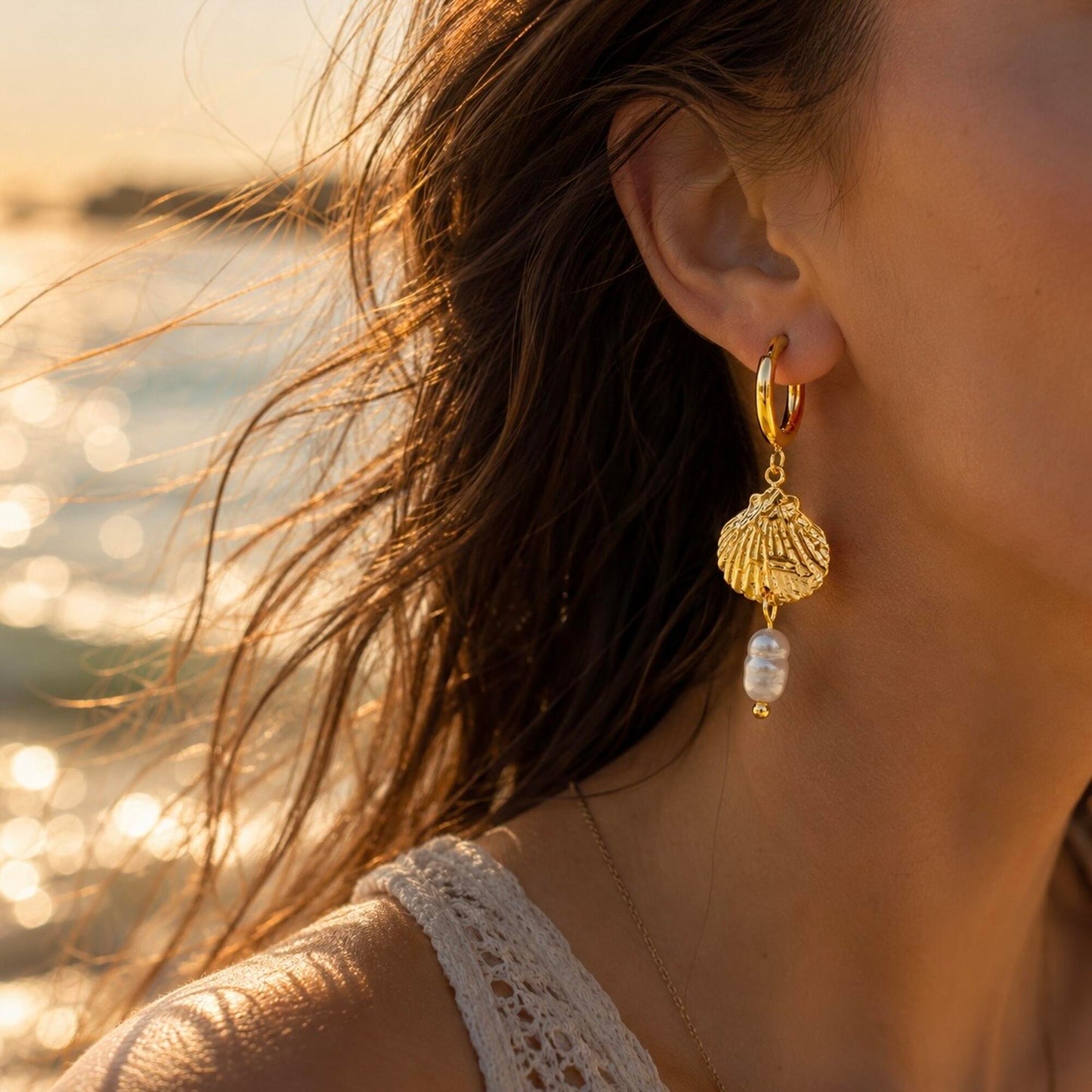 Sunlit Shells Ohrringe Gold